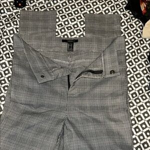 Forever 21 Gray Skinny Jeans with Modern Appeal